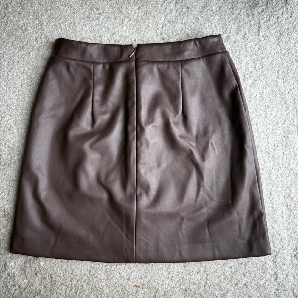 NWT LOFT Chocolate Brown Button-Front Faux Leather Mini Skirt - Picture 2 of 7